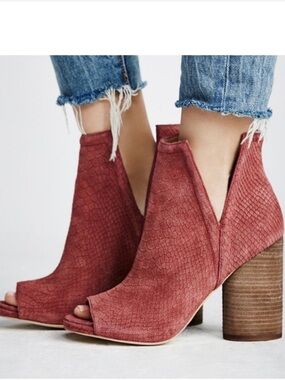 Jeffrey Campbell oath boots suede textured leather peep toe 6.5 round block heel